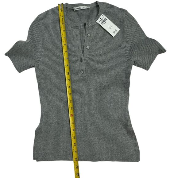 ABERCROMBIE AND FITCH Slim Henley Sweater Tee, Size SMALL - Picture 9 of 16